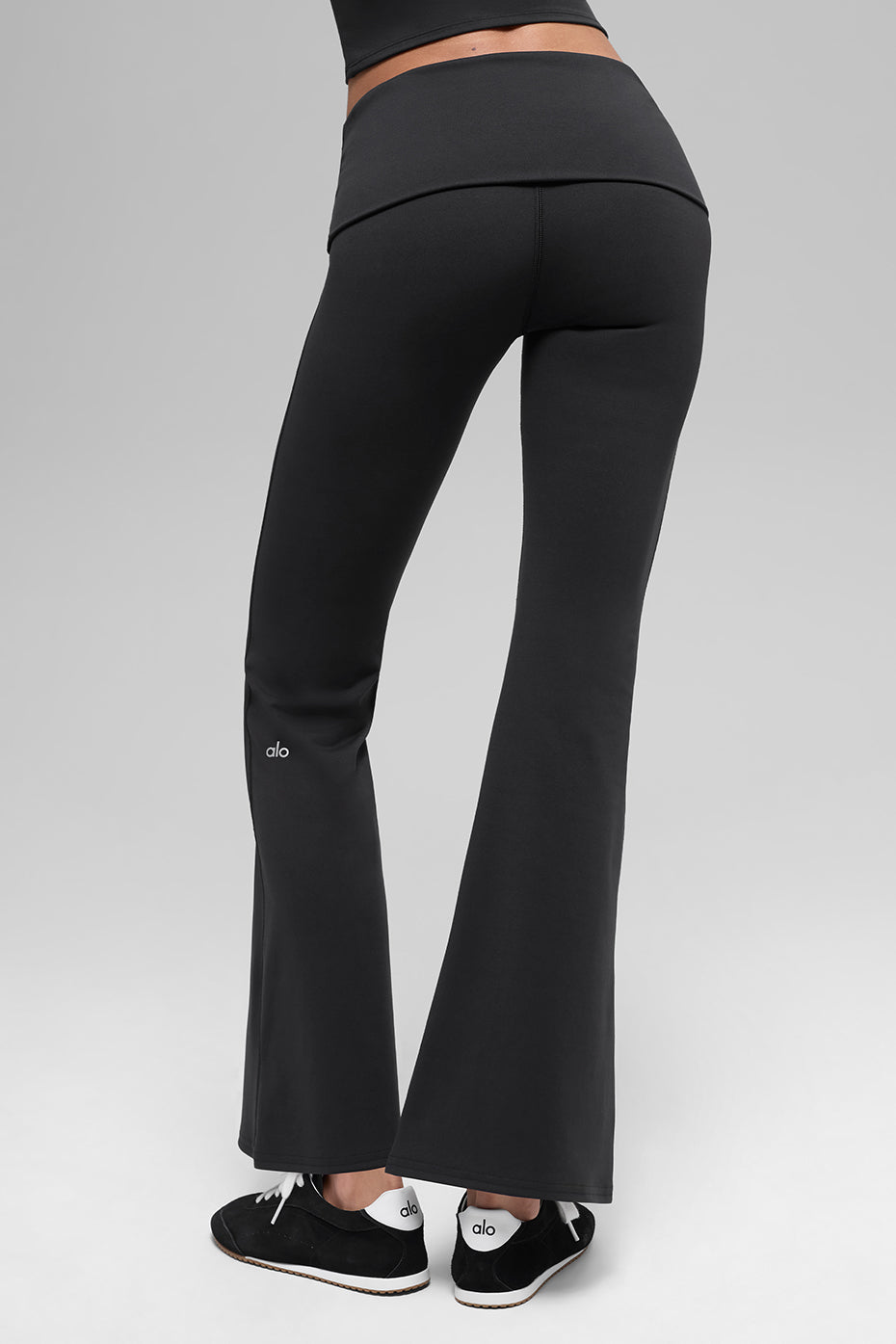 ALO Softsculpt 7/8 Foldover Flare Legging - Black - Image 4