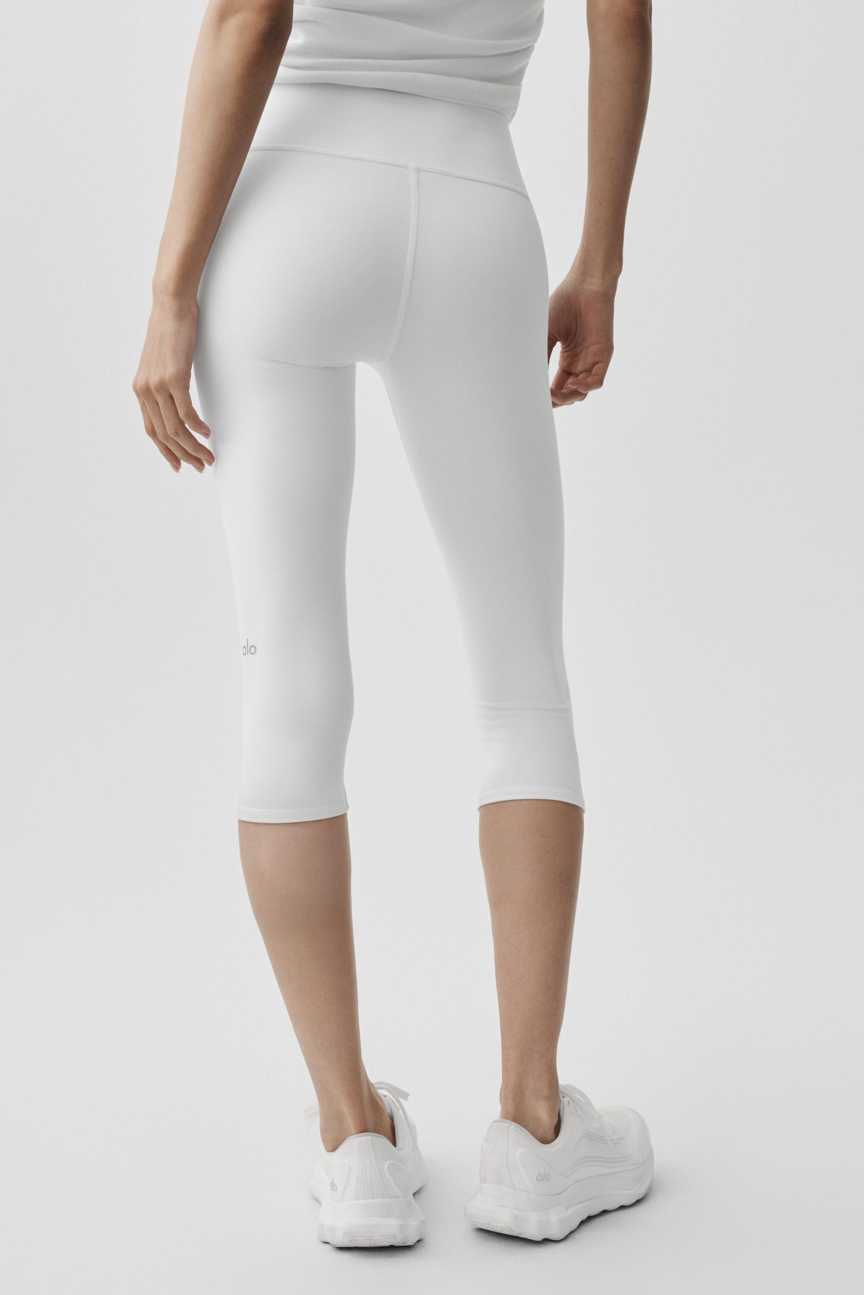 16 High-Waist Airbrush Capri - White - Image 3